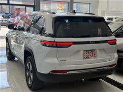 جیپ گراند شیرۆکی